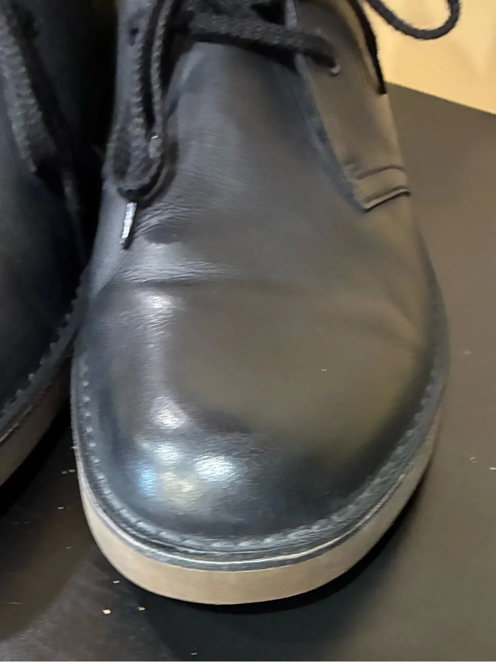Clarks Boots Men’s Desert Chukka black leather with a two-eyelet design SZ. 10.5